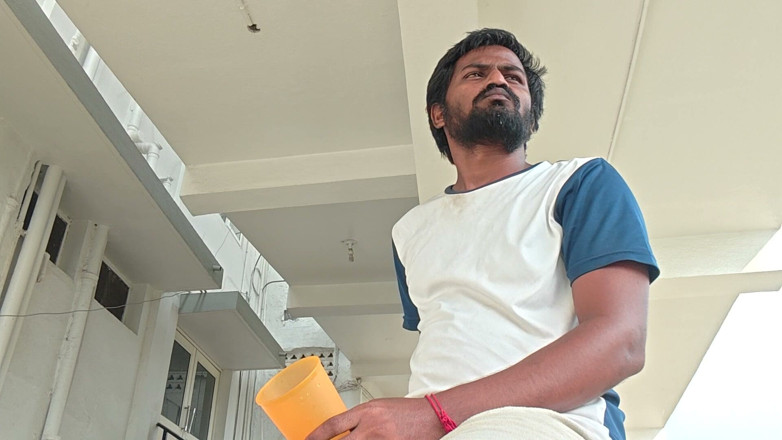 KUMBHA MANOJ KUMAR: Xhard - drinki z moczem w Hunter Village