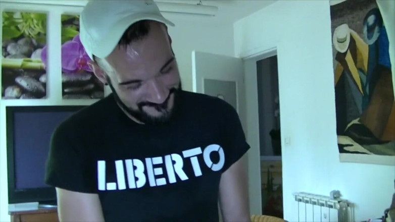 STRAIGHT BOY CURIOUS: Sexy chico heterosexual follando gay en jockstrap