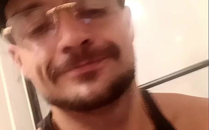 MR DUALITY: Любительський чувак гуняє, поки він передчасно не розвантажить величезний горіх