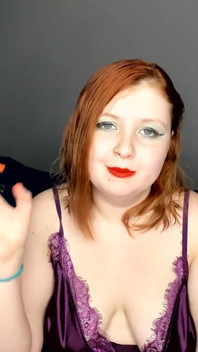 Приниження з курінням з Софією