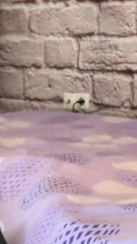 Spielen sie den ganzen tag mit meiner muschi auf dem Sofa, in meinem Minirock und meiner strumpfhose und ich schreie von orgasmus und schwanz