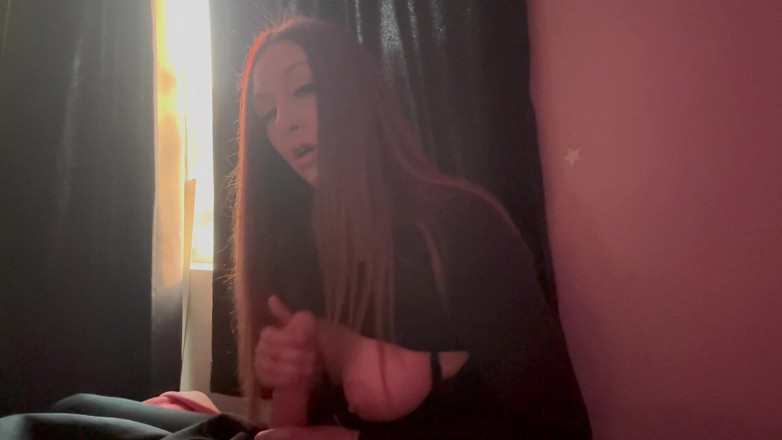 Artemisia Love: Fumând un vibrator cu țâțe mari