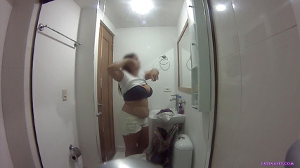 Latinaspy: Een meid met grote borsten, kerstverhaal