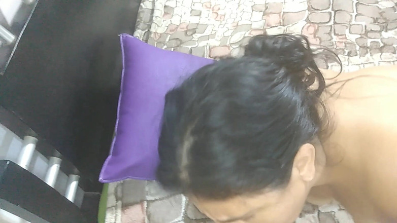 Adribella69: Šukám svou nevlastní matku, která je velmi bohatá a sexy,...