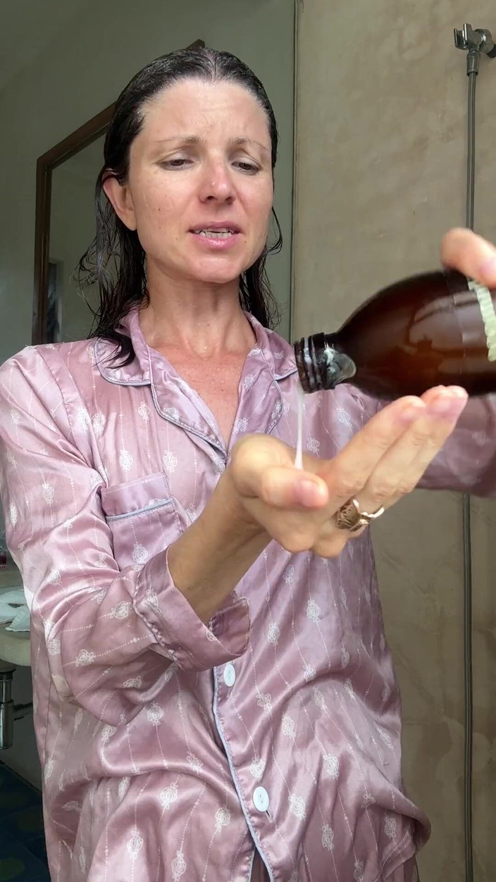 Gina Gerson: Morning Shower Clothes on