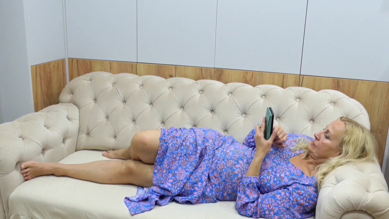 Selena701: Schöne Blonde Reife Ehefrau Genießt Sex Im Kleid