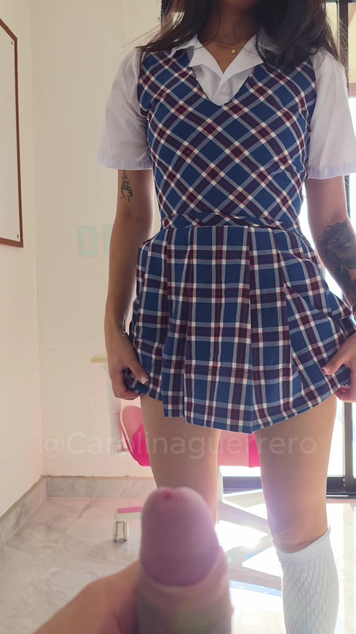 Carolina Guerrero: Mi Companero De Clases Va a Mi Casa Y Termina...