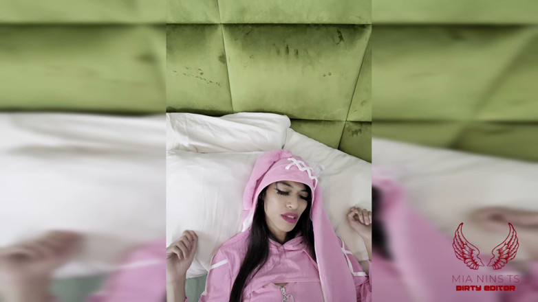 Trans xx xuisite: Pantera Fucks Hoa Anal POV. Vietnamese Ladyboy in Pink Rabbit...