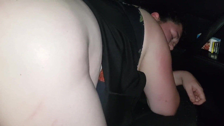 Real homemade BBW BBC porn: YoungEnglishBBW bbc Nata4sex schiaffeggia il culo, mi fa un ditalino...