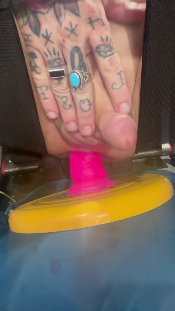 Lost Leo productions: Sólo anální hra