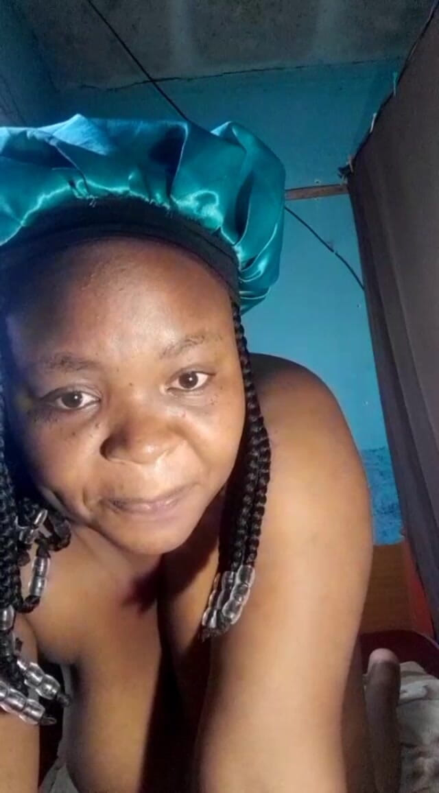 Mahali: Me encanta mostrar mi culo negro en la cámara 2