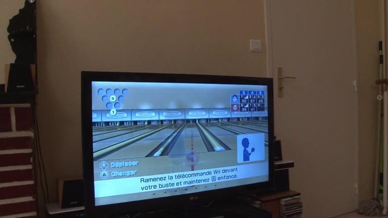 Nude in France: Geile schlampe lutscht alten perversen schwanz