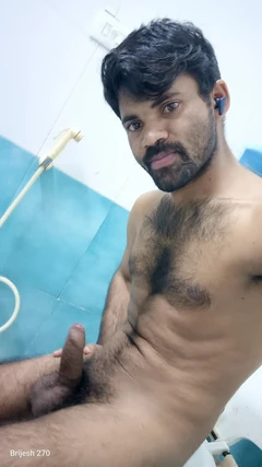 부모님이 일할 때 내 보지에 거대한 제트를 사정해