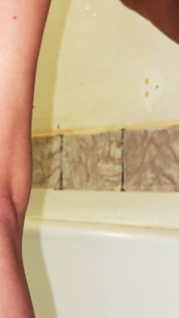 Drenaggio di sperma # 4. La miLF francese fa un taglio afrodisiaco sexy del tuo sperma e del suo squirt. Feticismo sporco