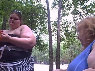 BBW nurse Vicki adventures with friends: 육덕 거유녀