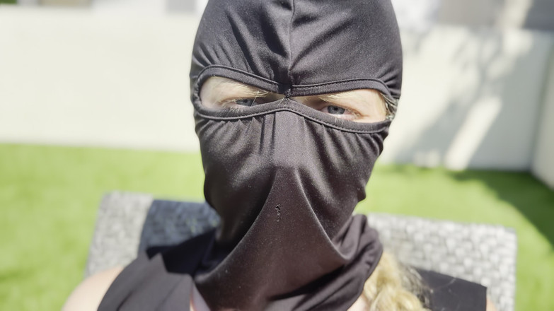 Lil Miss Mask: Chica de cuerpo perect se folla a sí misma