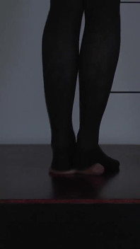 Orgasme Hamba Di bawah Kaki Stoking Puan Cleo