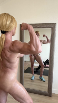 Want to See My Gunz?