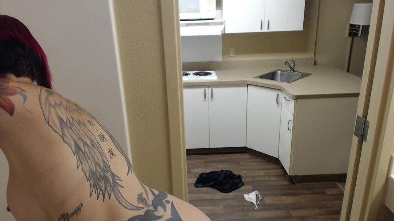 Anna Bell Peaks: 抽烟的热辣anna bell peaks在洗澡时被拍下