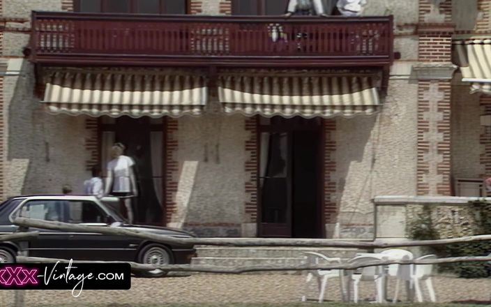 XXX-Vintage: Retro-sex in einem hotelzimmer
