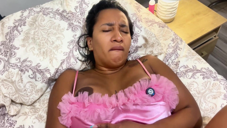 Leyne Rodriguez: Putain, Je N’arrive Pas À Y Croire! Ma Belle-mère Trompe Mon...