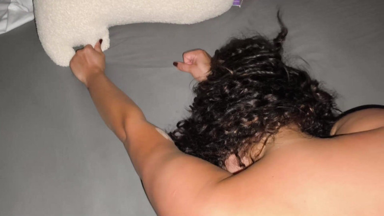 SENSESEX: Vzrušil jsem se, protože moje nevlastní sestra měla na sobě šortky...