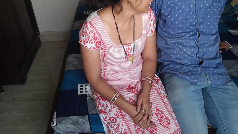 piryaprajapati: मैंने अपने घर में मकान मालिक के दोस्त को मेरे पास बुलाया और उसे चोदा