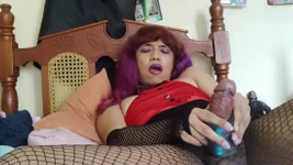 En sevdiğin trans kızın büyük, sert bir yarağı var