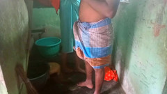 Desi Sathiya: Vợ Desi Ấn Độ làm tình trong làng Hasband