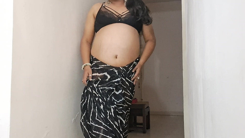 Indiansissychubby: Sari preto, seu favorito Dreamwake Lustful Me Assina