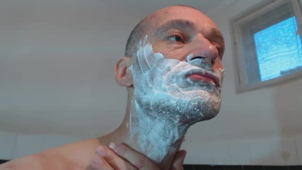 TIVADAR 73: Tivadar 73 ( stripchat modell ) Shaving