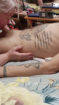 Schwiegermutter beobachtet schwiegersohn beim abspritzen nach dem blowjob