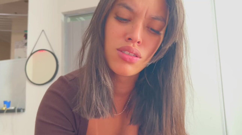 Bruna Paz: Bruna Paz yavaşça yarak emiyor ve çok ıslak bırakıyor