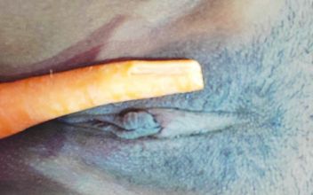 Hot Desi Bhabhi Fingering Her Pussy with Carrot in Full Mood