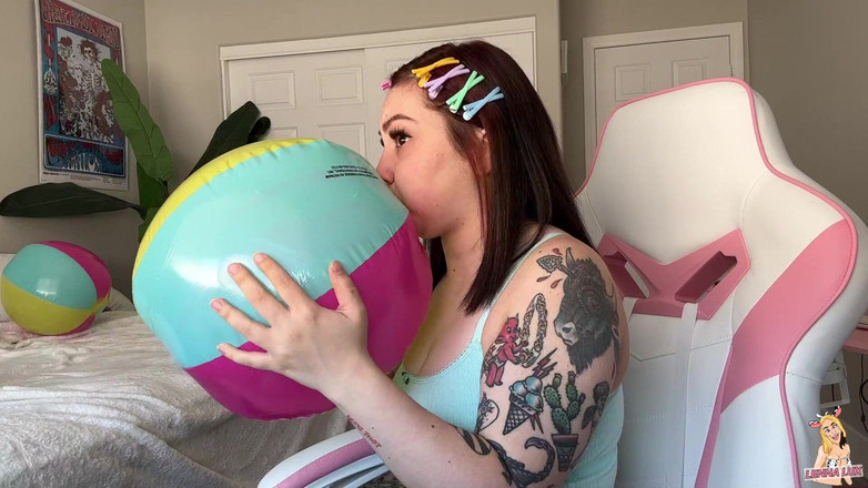 Lenna Lux: Giantess Inflatable Pool Party