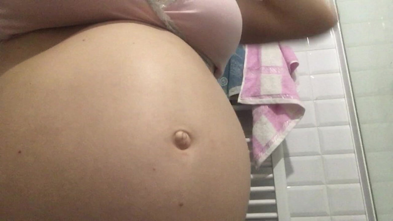 Risky Hairy Couple: Gros ventre de femme enceinte et seins gorgés de lait 4k