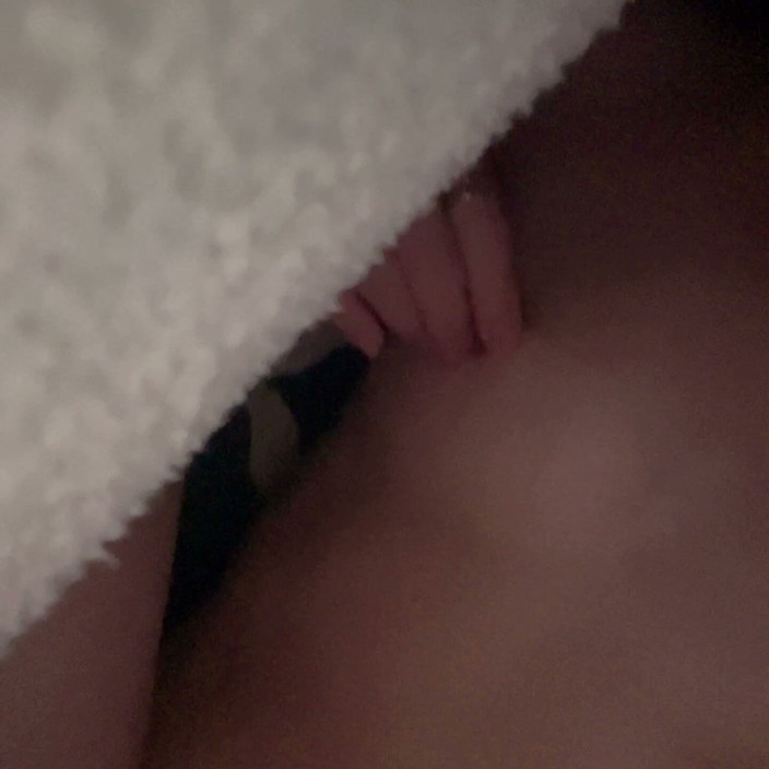 sweethanajapanese: Under Blanket Full Nake Wet Pussy