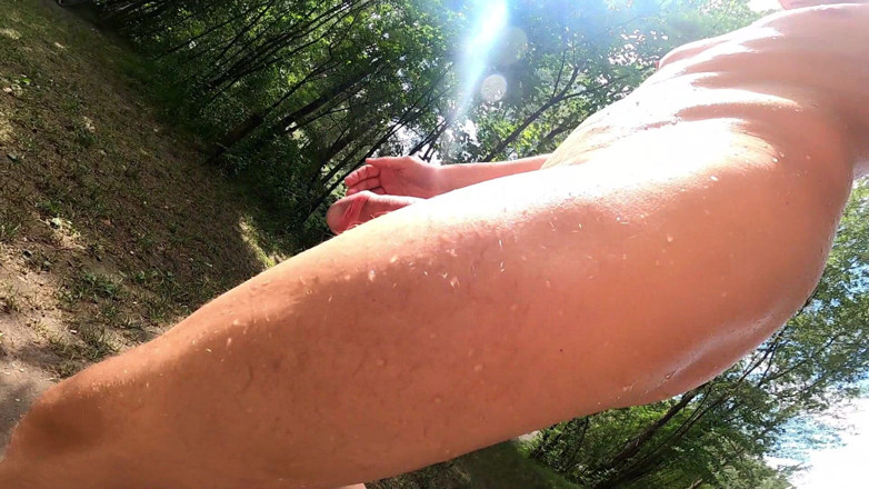 outdoor-fun: À poil dehors avec mon cock ring
