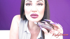 KinkyDomina: 보라색 립스틱 트랜스