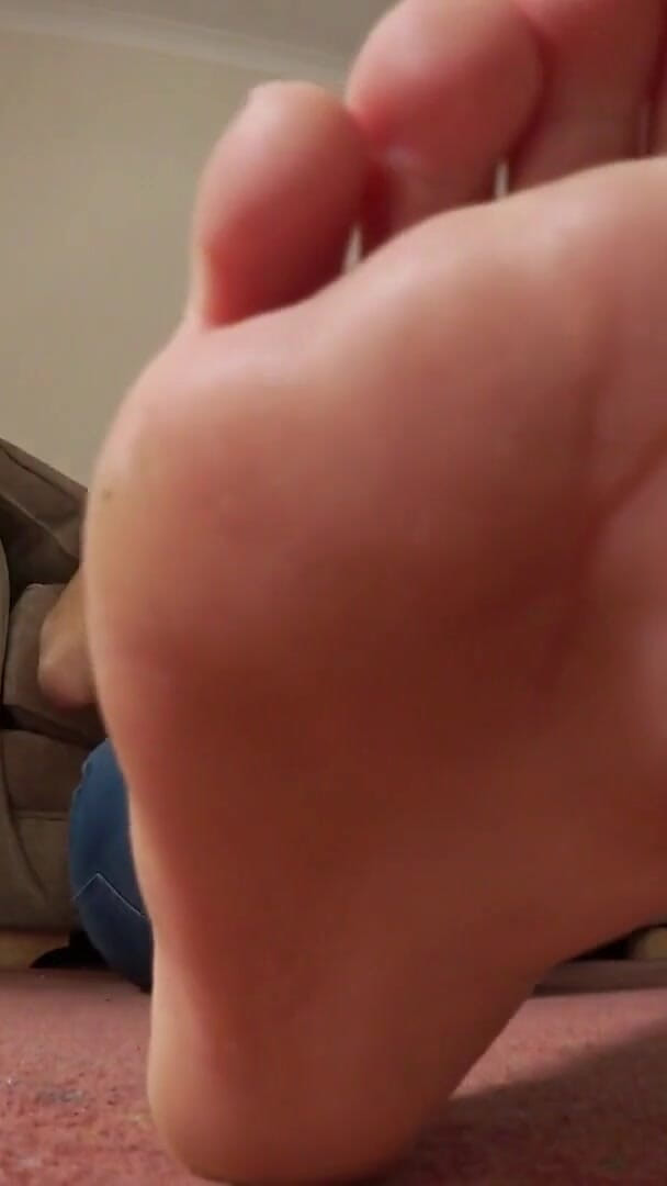 Barefoot (Sophia Smith UK) Barefoot (Sophia Smith UK)