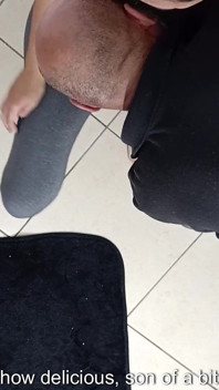 Sexo inesperado na sala de espera com um estranho.