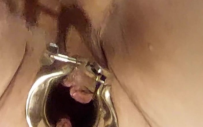 Dildo Man and Cross Hard Sex: Вагинальное гинекологическое зеркало, чудовищный дилдо и сперма!