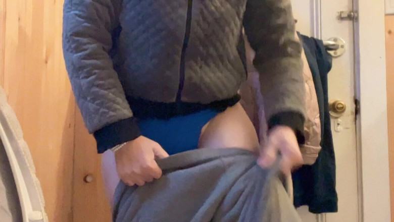 sweethanajapanese: Pissen, kleine muschi behaart im Moring