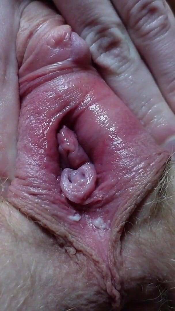 HotRedWildcat: Extreme Closeup Pussy Fingering Masturbation