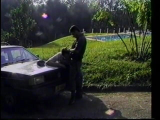 Gays Case: 차에서 보네트에 소년의 쪼이는 엉덩이를 따먹는 남자 발정난 덩어리