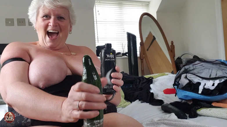 Uk Joolz: Ooooh! Med En Gurka!