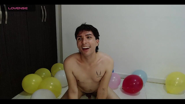 Diego_latinboy: Pop balon!