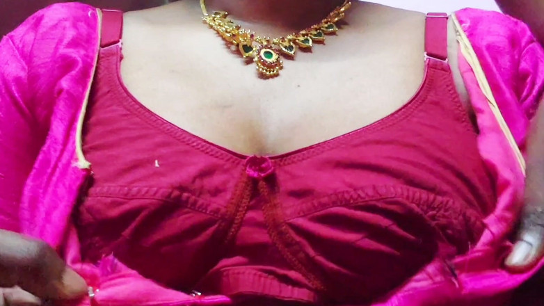 Desi Mohini: hot aur seksi aanti Apne ke stan