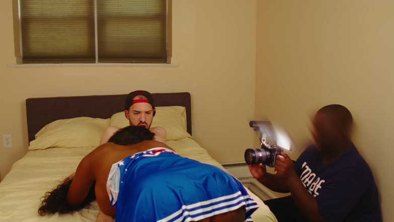 Sluts Around Town: Cheerleader motiverar Star Quarterback med sin stora saftiga röv Bts