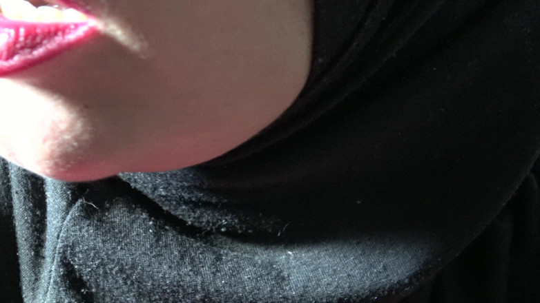 Souzan Halabi: Poveste de sex arab care vorbește murdar - sex arab real
